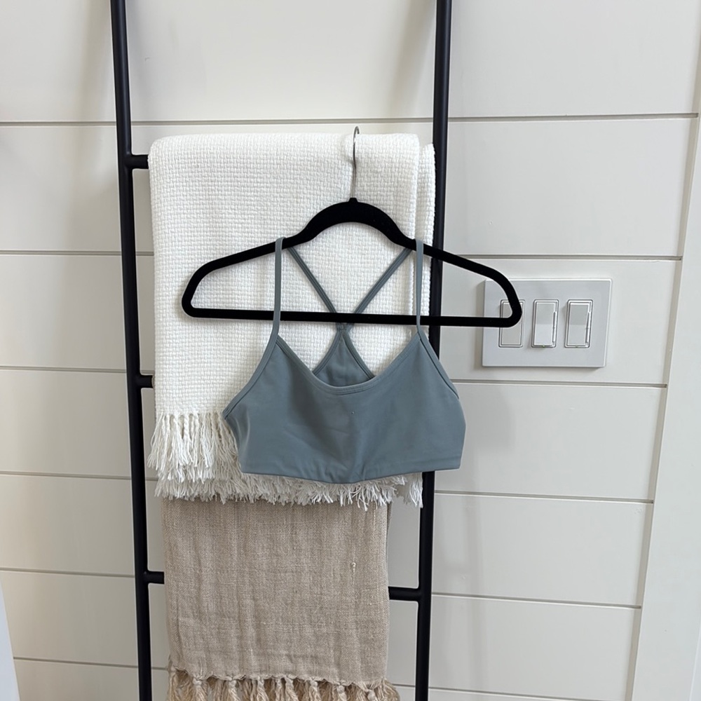 Vuori All The Feels Bra. Green. Size M.